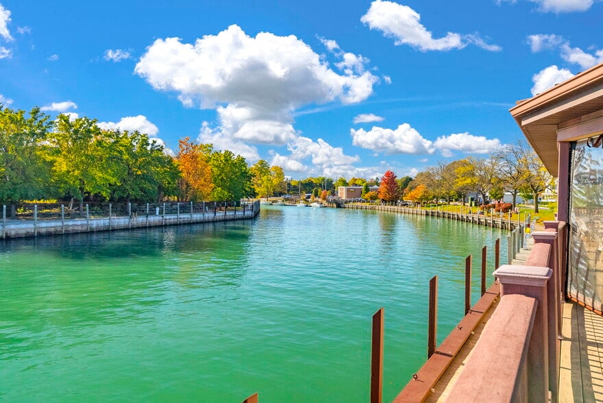 More Photos Of 119 Clinton Ave, Saint Clair Restaurant For Sale