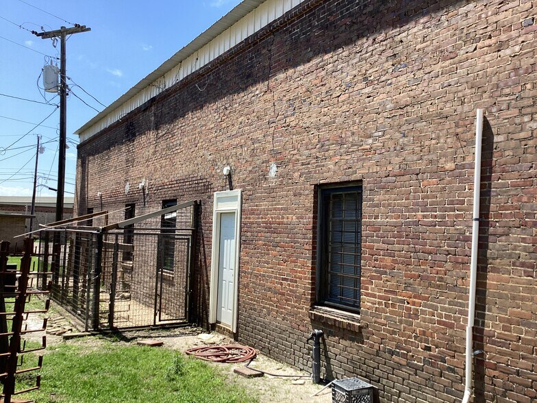 More Photos Of 7811 Main, Dozier Freestanding For Sale