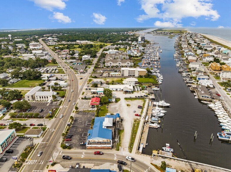 More Photos Of 300 N Lake Park Blvd, Carolina Beach Restaurant For Lease