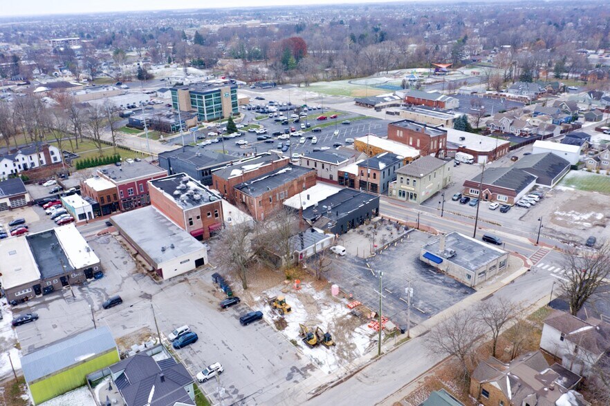 More Photos Of 137 S Madison Ave, Greenwood Storefront For Sale