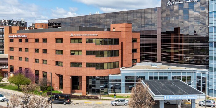 Primary Photo Of 810 Biesterfield Rd, Elk Grove Village Medical For Lease