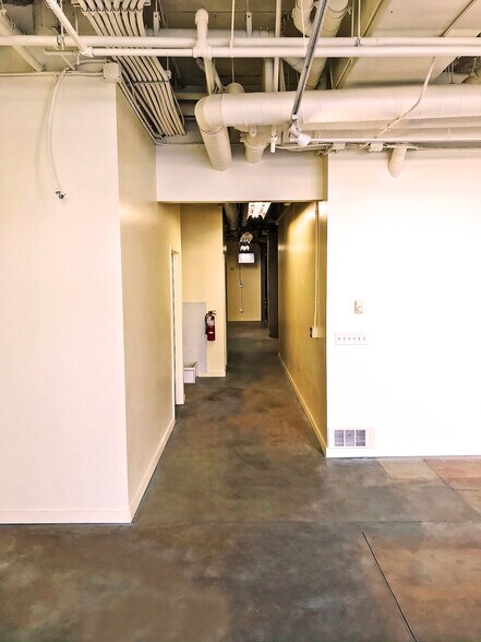 More Photos Of 2004 University Ave, Berkeley Apartments For Lease