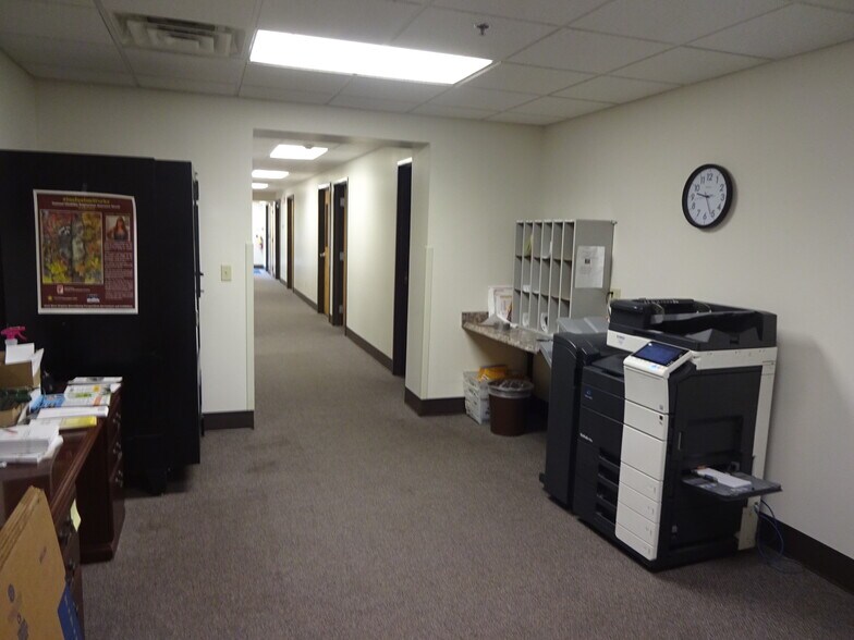 More Photos Of 4701 MacCorkle Ave SE, Charleston Medical For Sale