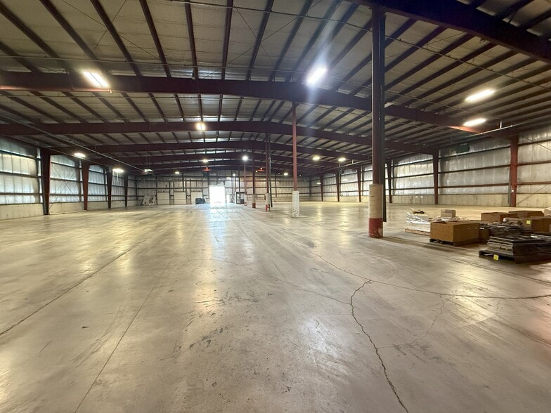 More Photos Of 1212 E Taylor St, Dekalb Manufacturing For Lease