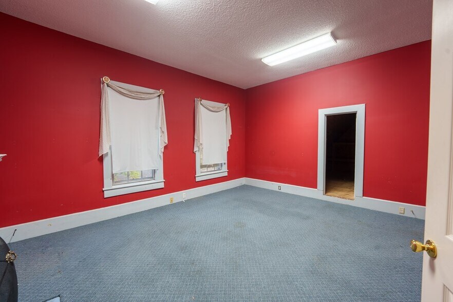 More Photos Of 4 main st, Baxley Office For Sale