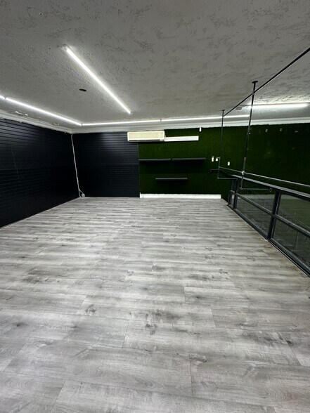 More Photos Of 3555 E Coast Hwy, Corona Del Mar Storefront For Lease