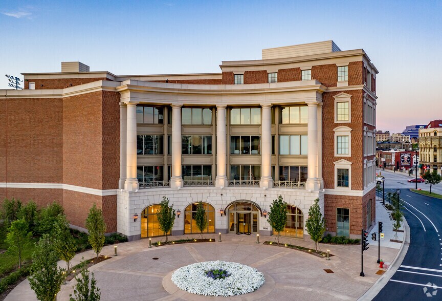 More Photos Of 1400 N Water St, Milwaukee Office For Lease