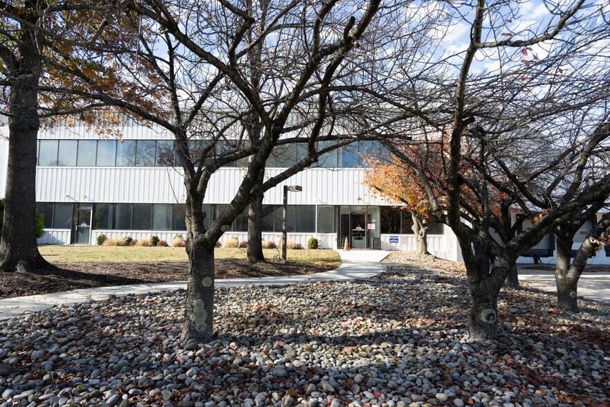 More Photos Of 201 Elizabeth St, Bordentown Warehouse For Lease