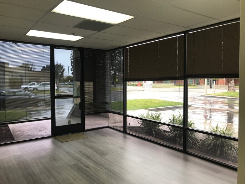 More Photos Of 1000-1012 Segovia Cir, Placentia Flex For Lease