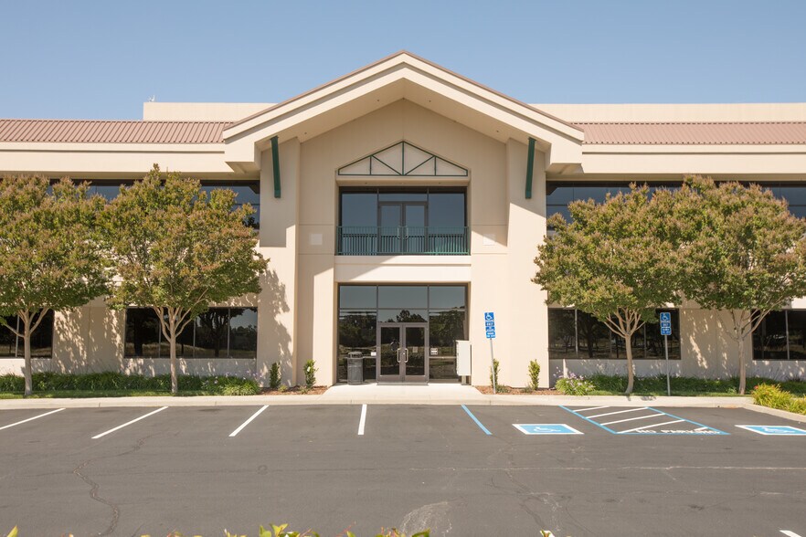 Primary Photo Of 550 Gateway Dr, Napa Office For Lease