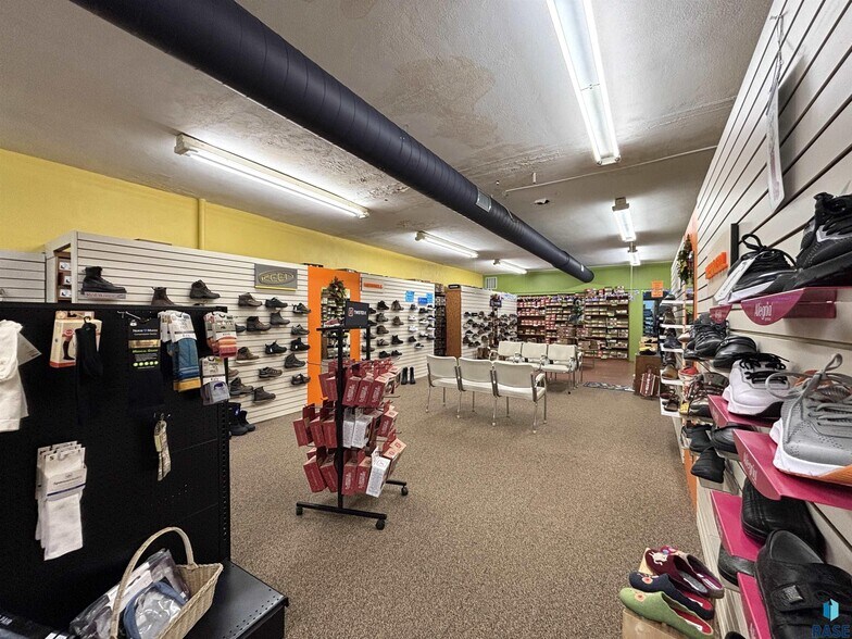 More Photos Of 118 N Broadway Ave, Miller General Retail For Sale