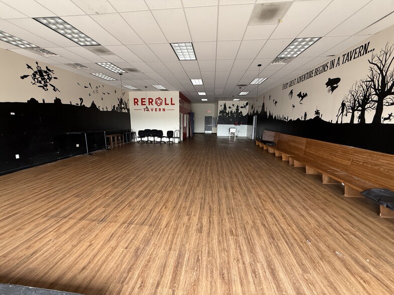 More Photos Of Armour, North Kansas City Unknown For Lease