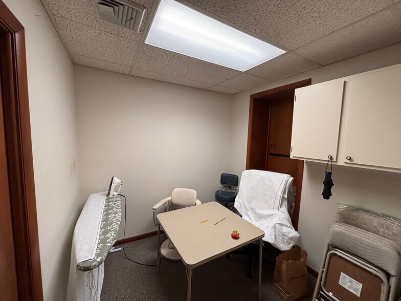 More Photos Of 2805 Lincoln Ave, Evansville Medical For Sale