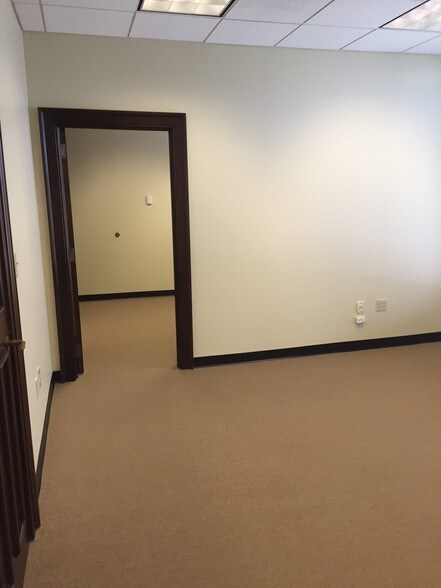 More Photos Of 211 King St, Charleston Office For Lease