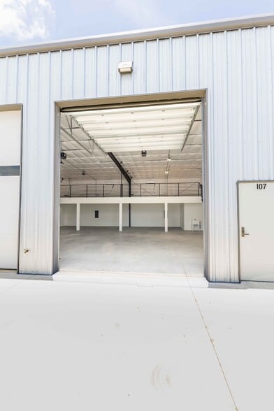 More Photos Of 11089 N US Highway 301, Oxford Light Manufacturing For Lease