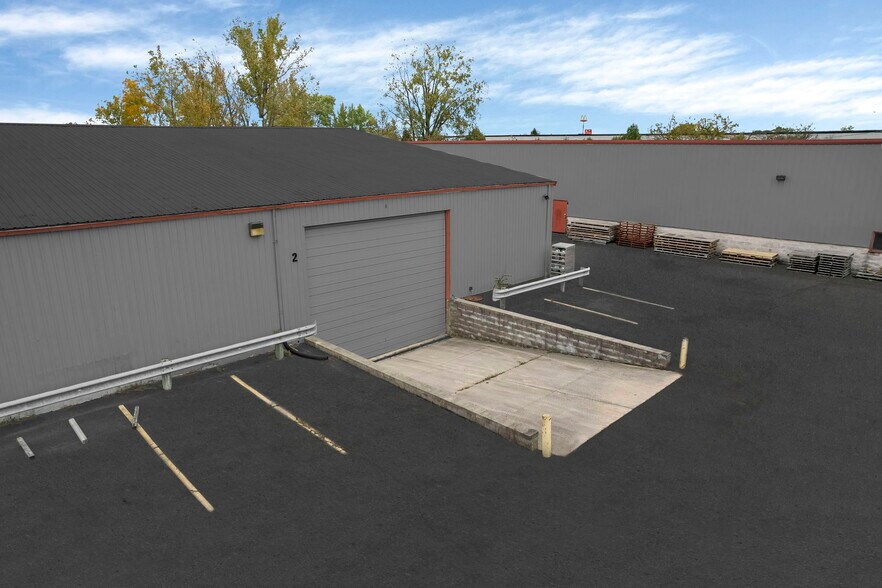 More Photos Of 850 Kaderly Dr, Columbus Warehouse For Lease