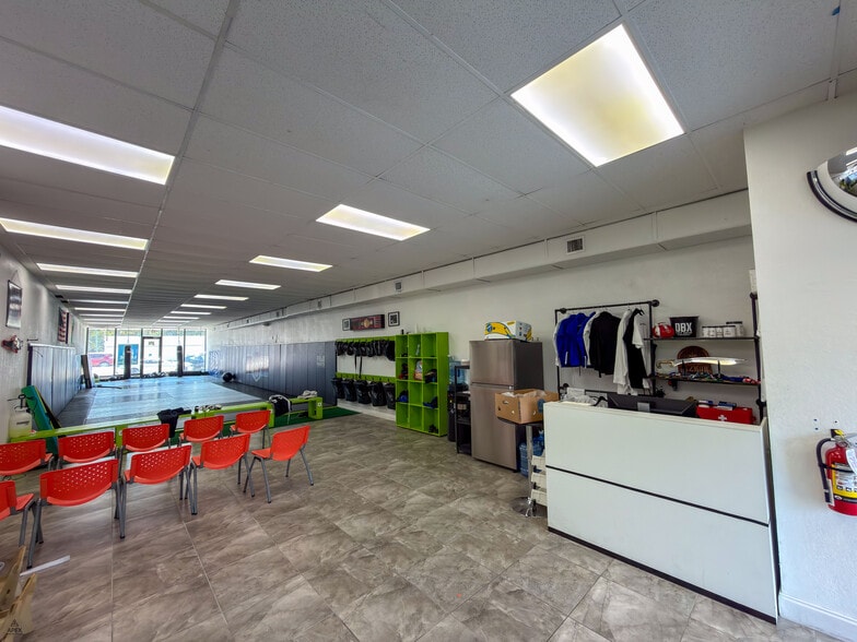More Photos Of 300-310 W Hallandale Beach Blvd, Hallandale Beach Storefront Retail Office For Lease