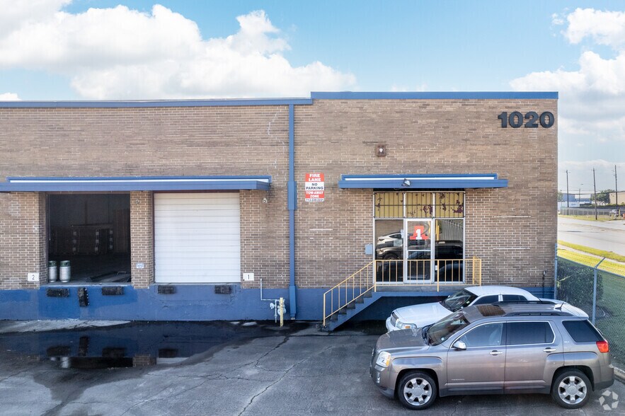 More Photos Of 1020-1060 Lockwood Dr, Houston Unknown For Lease