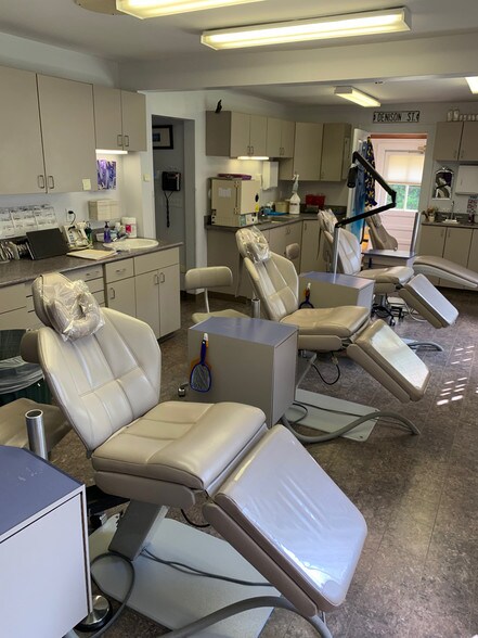 More Photos Of 98 Spencer Plain Rd, Old Saybrook Medical For Lease