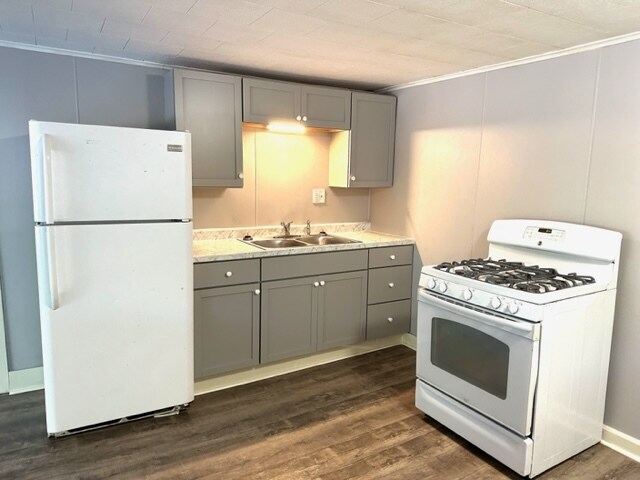 More Photos Of 862 Iron Ridge Rd, Spring Grove Apartments For Sale