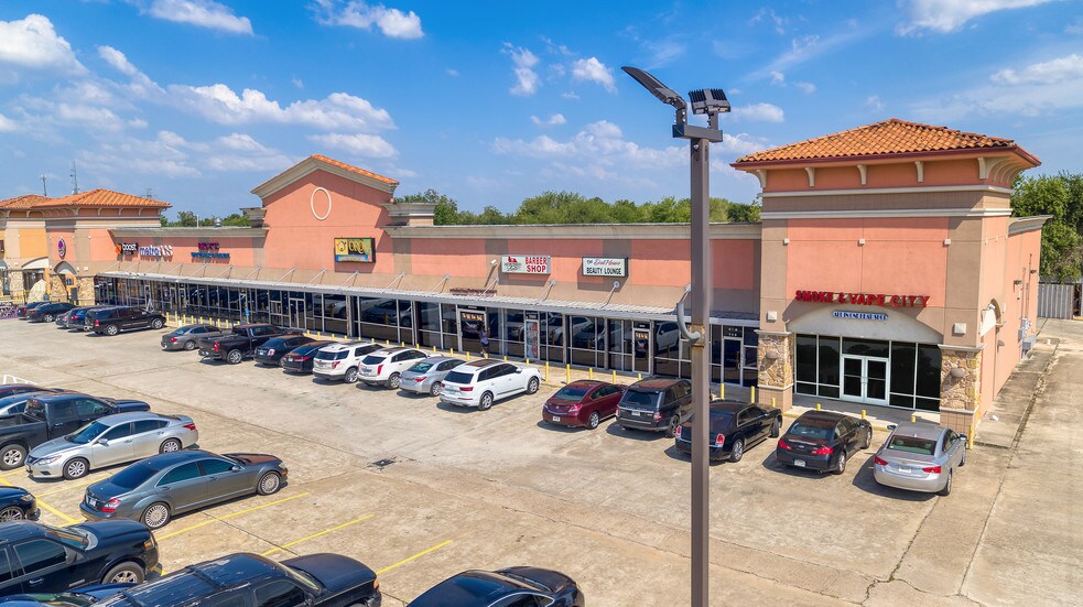 More Photos Of 12805 Cullen Blvd, Houston Unknown For Lease