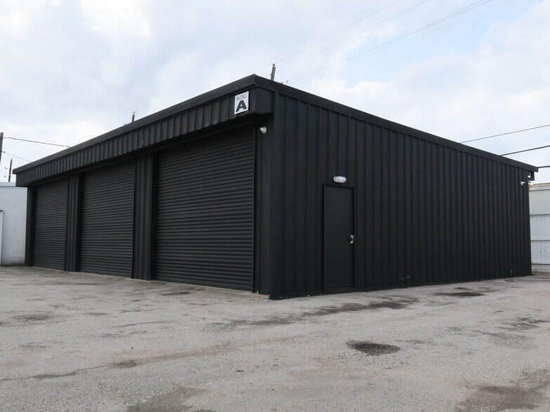 More Photos Of 5830 Star Ln, Houston Light Distribution For Lease