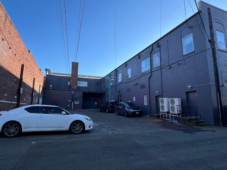 More Photos Of 1313 Hewitt Ave, Everett Storefront Retail Residential For Lease