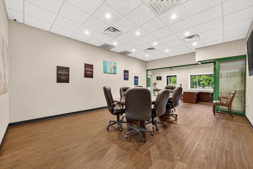 More Photos Of 214 N Loop 336 E, Conroe Office For Sale
