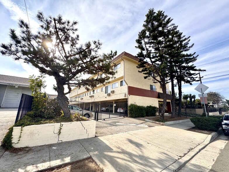 Primary Photo Of 1239 Beach St, Montebello Apartments For Sale