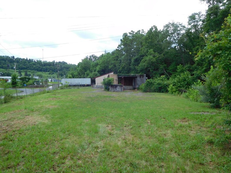 More Photos Of 212 Flint St, Clarksburg Service For Sale