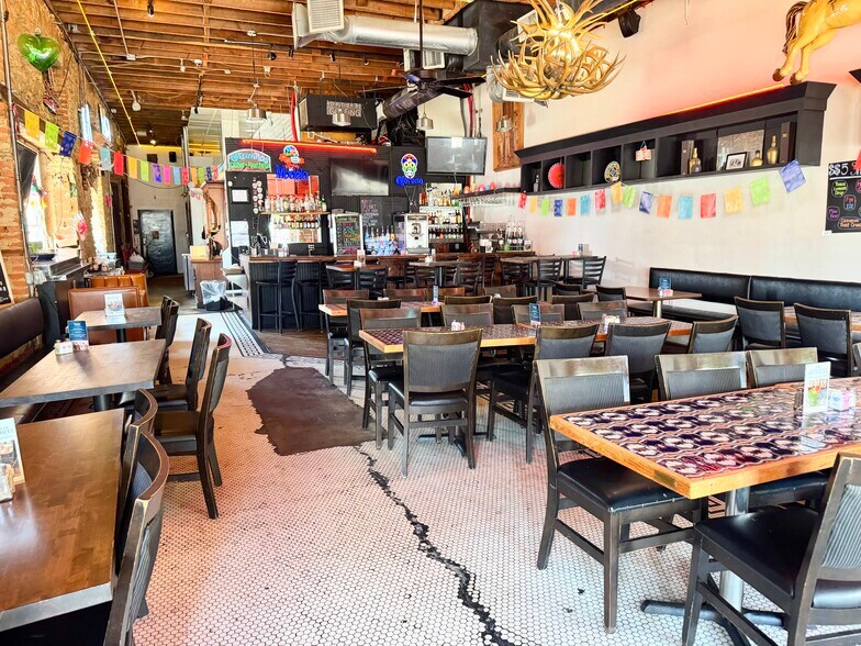 More Photos Of 101 N Goliad, Rockwall Restaurant For Lease