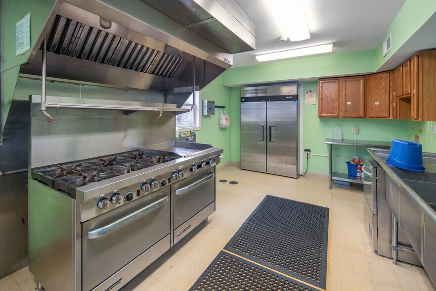 More Photos Of 4956 NY-30, Schoharie Flex For Sale