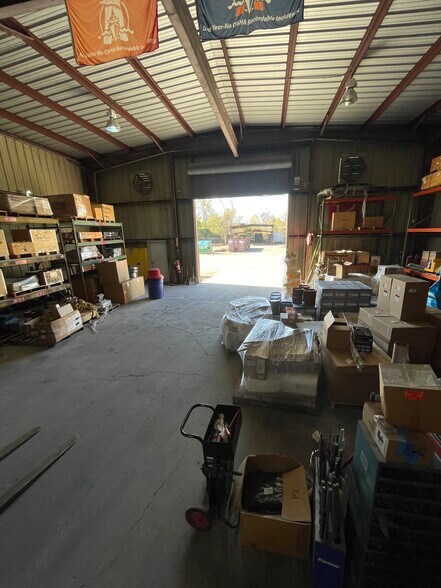 More Photos Of 1013 Bert St, La Place Warehouse For Sale