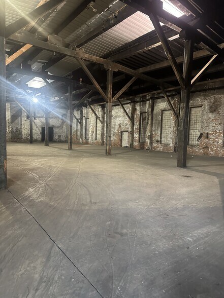 More Photos Of 247 Monroe St N, Hudson Industrial For Sale