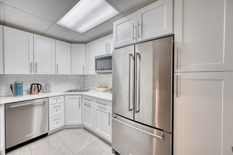 More Photos Of 1901 Jackson St, Golden Storefront Retail Office For Sale