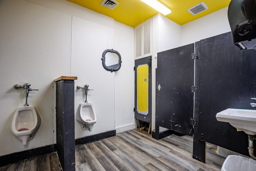 More Photos Of 528 W Clark St, Pasco Restaurant For Sale