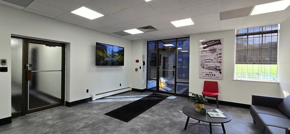 More Photos Of 18513 Euclid Ave, Cleveland Unknown For Lease