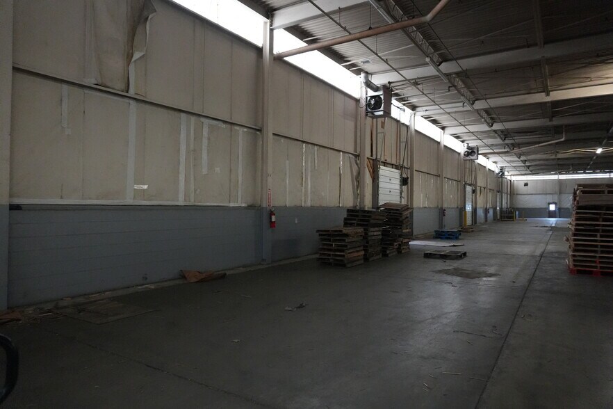 More Photos Of 2301 Virginia Ave, Culloden Warehouse For Lease