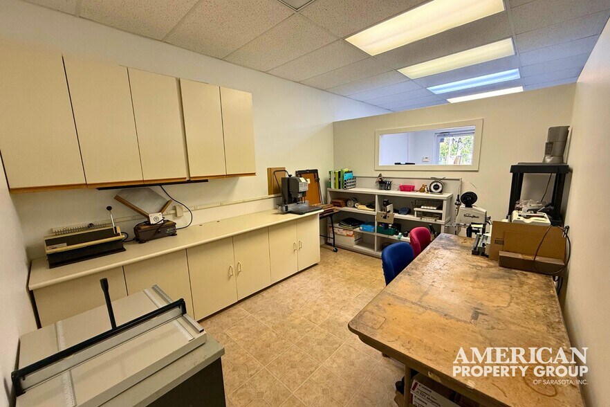 More Photos Of 1800 Northgate Blvd, Sarasota Light Distribution For Lease