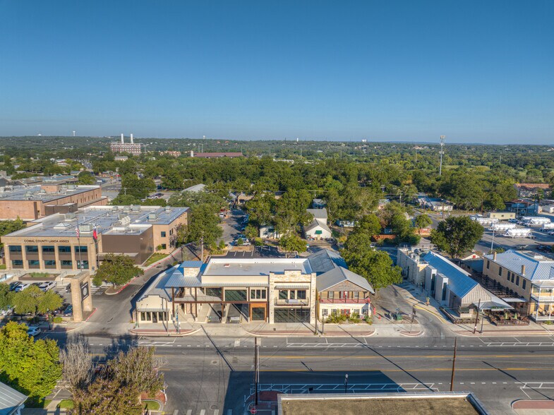 More Photos Of 207 E San Antonio St, New Braunfels Loft Creative Space For Lease