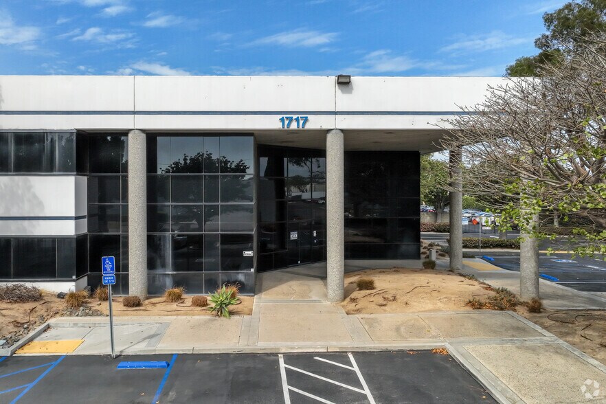 More Photos Of 1717 W Collins Ave, Orange Manufacturing For Lease