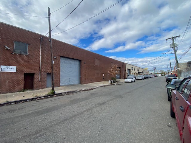 Primary Photo Of 3311 Merritt Ave, Bronx Refrigeration Cold Storage For Lease