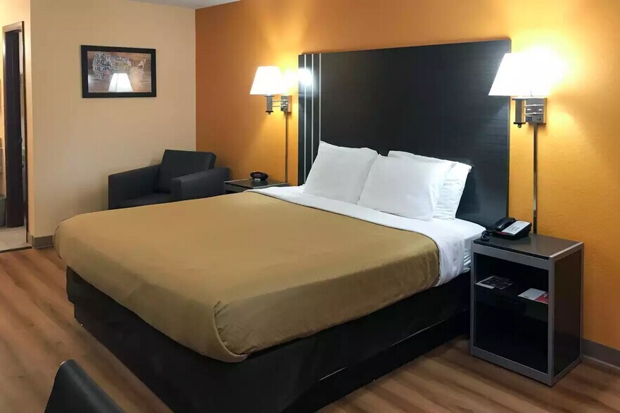 More Photos Of 2122 S Ok-74 Hwy, Purcell Hotel For Sale