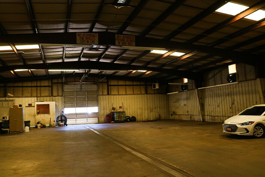 More Photos Of 910 W Palestine Ave, Palestine Auto Dealership For Sale