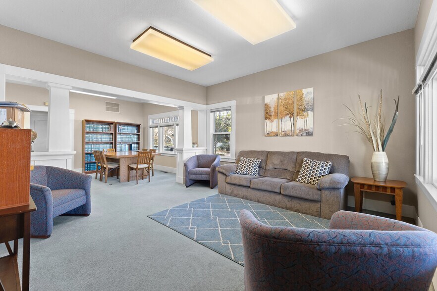 More Photos Of 700 College Ave, Santa Rosa Office For Sale