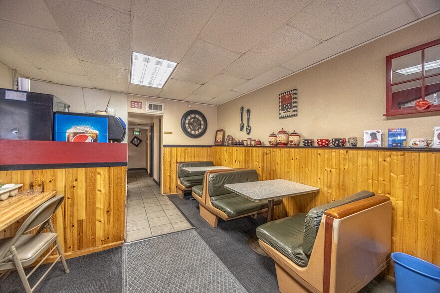 More Photos Of 322 Denver Ave, Fort Lupton Restaurant For Sale