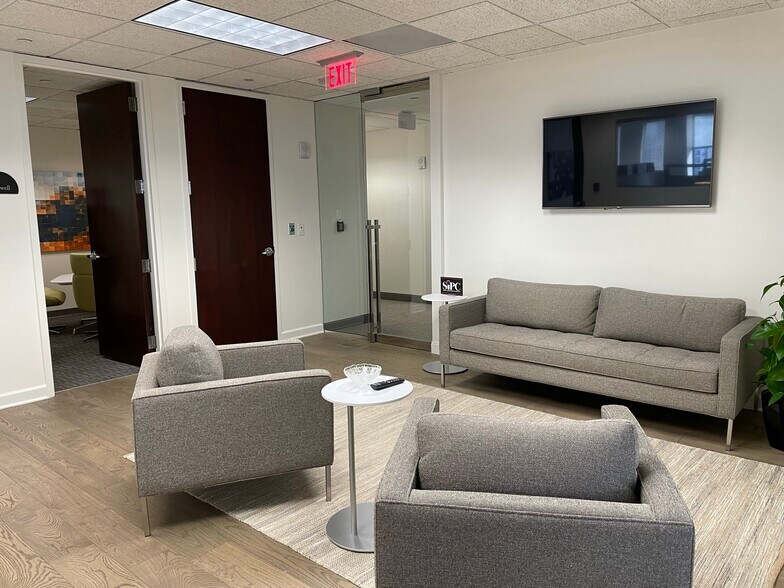 More Photos Of 1175 Peachtree St NE, Atlanta Office For Lease