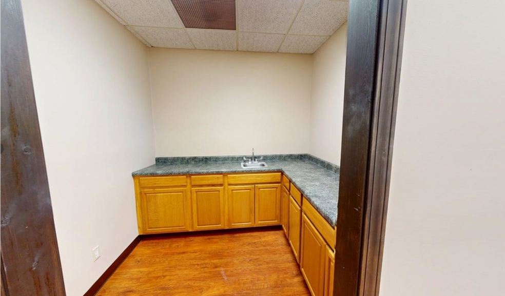More Photos Of 990 2nd Ave, Gallipolis Freestanding For Lease
