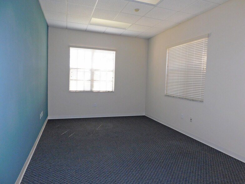 More Photos Of 372-390 N Babcock St, Melbourne Medical For Lease