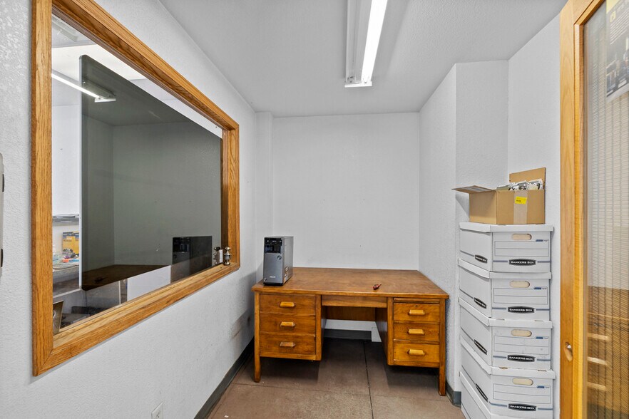 More Photos Of 106 W 4th St, Severance Warehouse For Sale